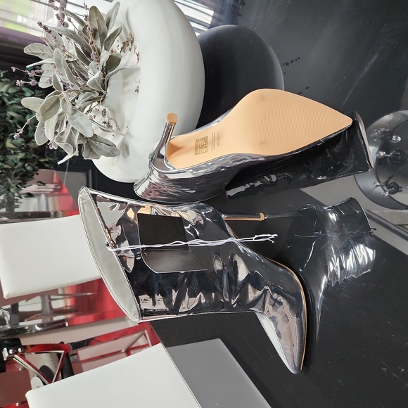 Silver Metalic Pointed Booties - Picture 4 of 7